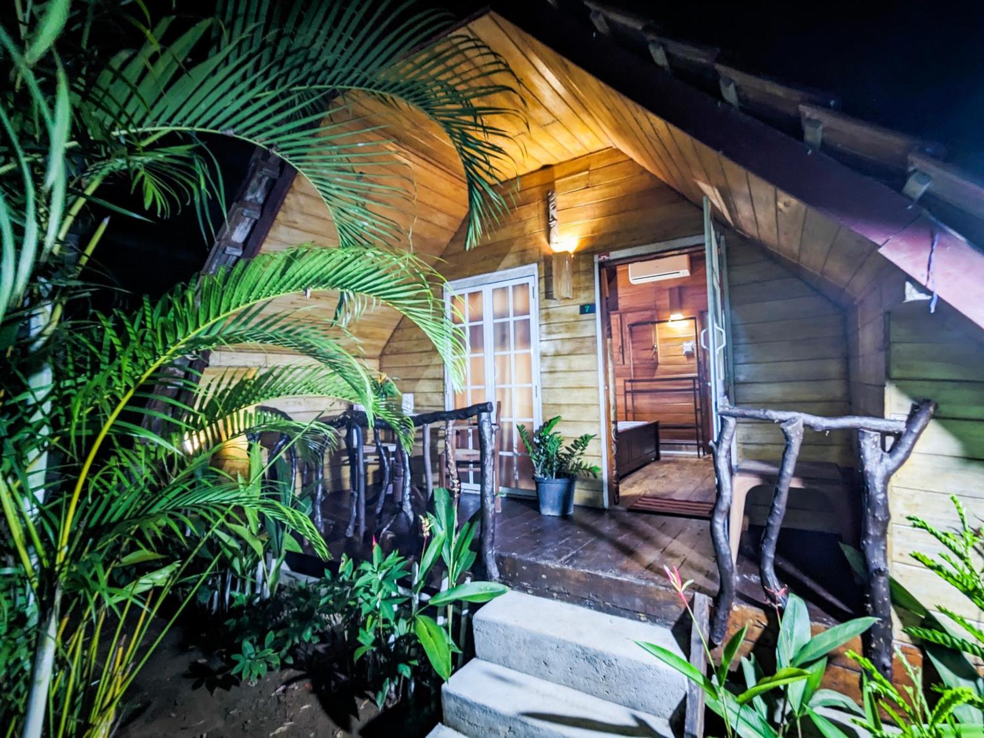 The Emerald Guest House & Villa Unawatuna Exterior photo