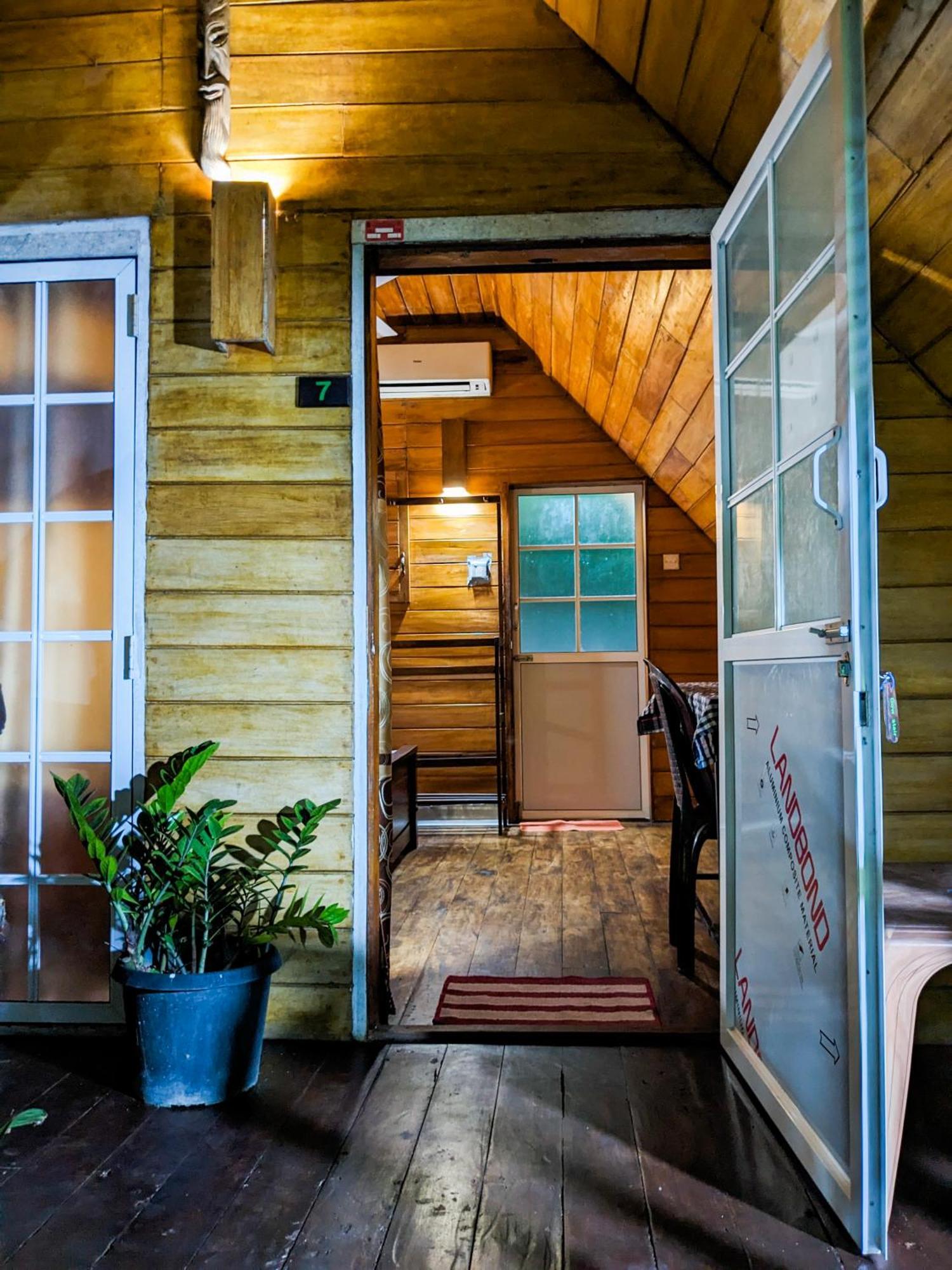The Emerald Guest House & Villa Unawatuna Exterior photo
